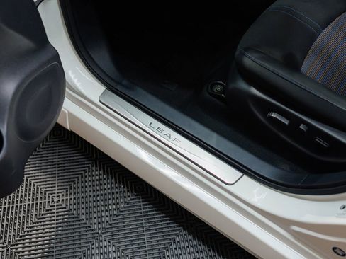 Used 2023 Nissan Leaf SV Plus image 19