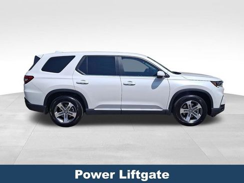 Used 2025 Honda Pilot EX-L image 9