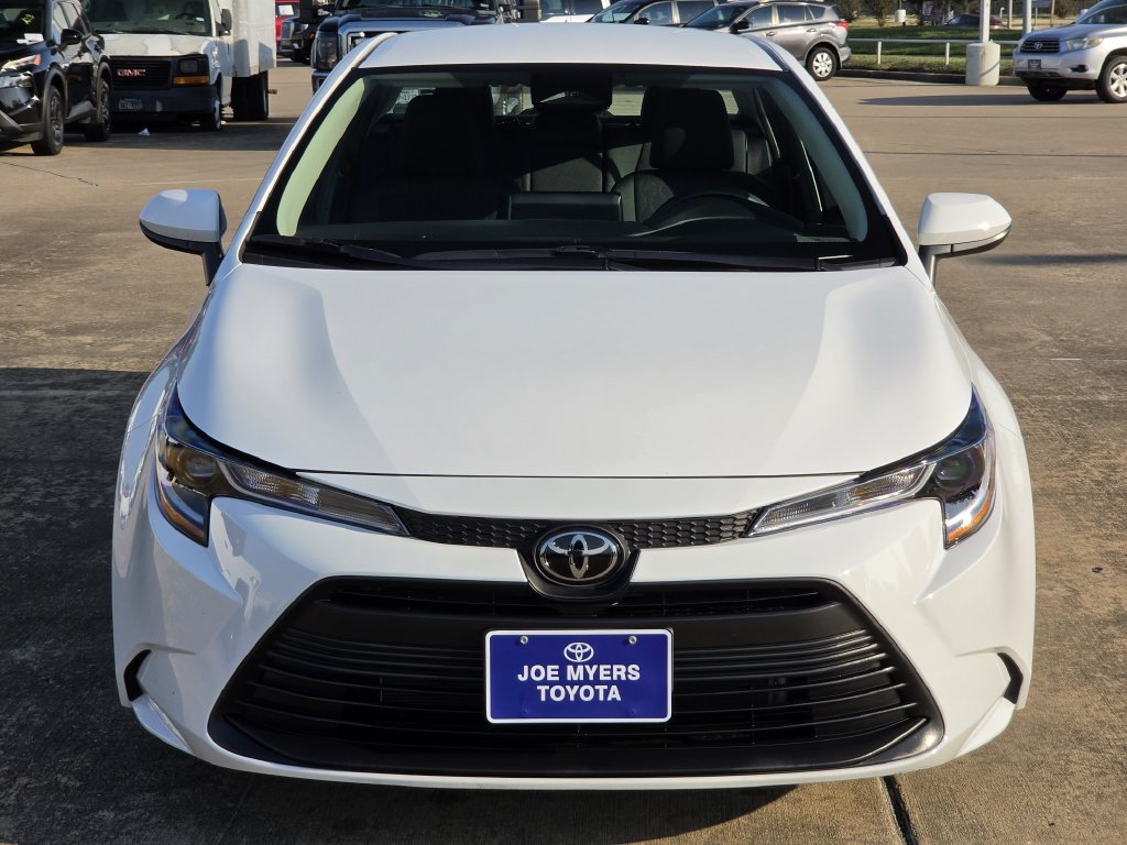 Used 2026 Toyota Corolla LE FWD image 3