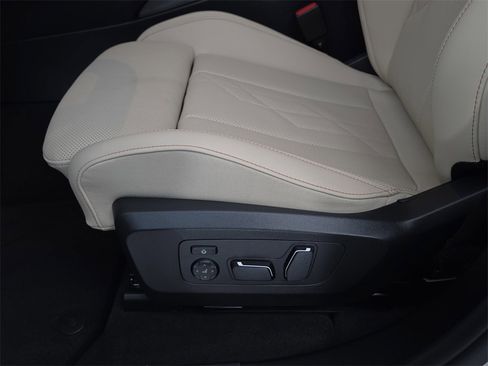 New 2026 BMW X3 xDrive30 w/ Premium Package image 28