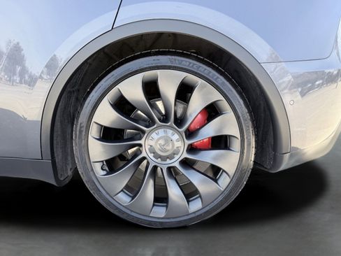 Used 2022 Tesla Model Y Performance image 13