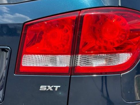 Used 2014 Dodge Journey SXT w/ Flexible Seating Group FWD image 12