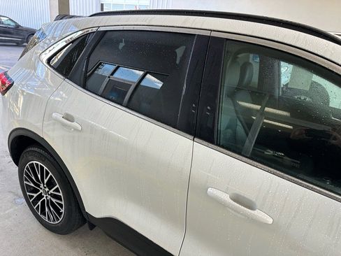 New 2026 Ford Escape SE image 8