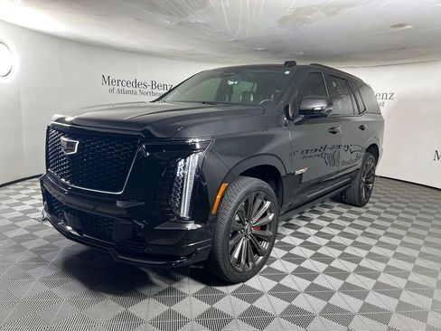 Used 2025 Cadillac Escalade V AWD/4WD image 3