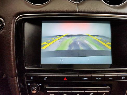 Used 2015 Jaguar XJ RWD image 20