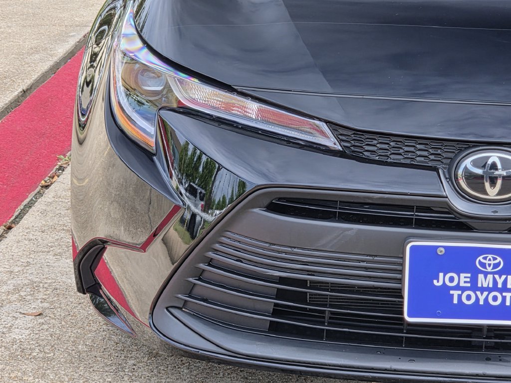 Used 2024 Toyota Corolla LE FWD image 5