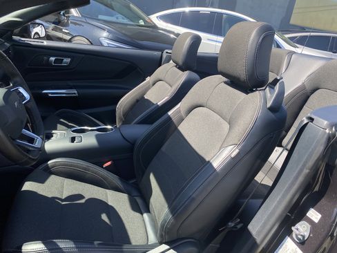 Used 2024 Ford Mustang Convertible RWD image 12