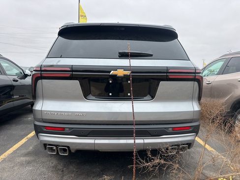 New 2026 Chevrolet Traverse LT image 9
