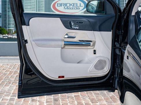 Used 2021 Mercedes-Benz GLA 250 w/ Premium Package image 15