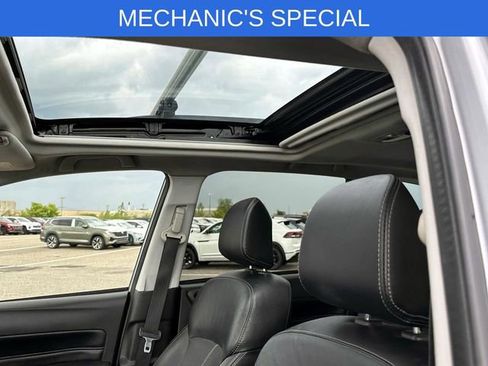Used 2017 Subaru Forester 2.5i Touring AWD/4WD image 18