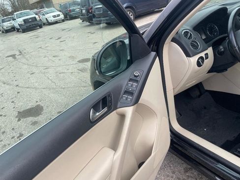 Used 2013 Volkswagen Tiguan SE FWD image 11