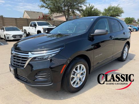 Used 2023 Chevrolet Equinox LS w/ LS Convenience Package FWD image 1