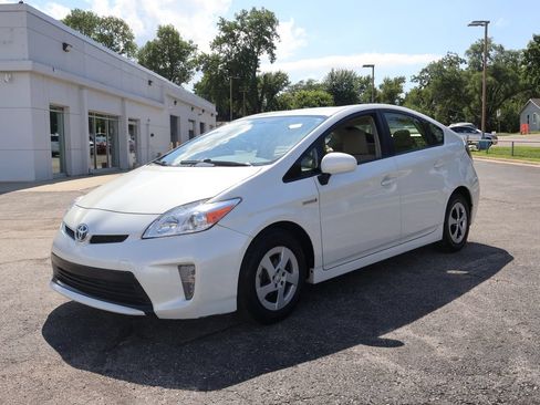Used 2015 Toyota Prius Three FWD image 3