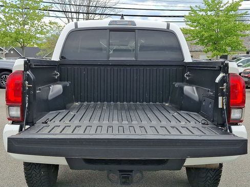 Certified 2021 Toyota Tacoma SR AWD/4WD image 31