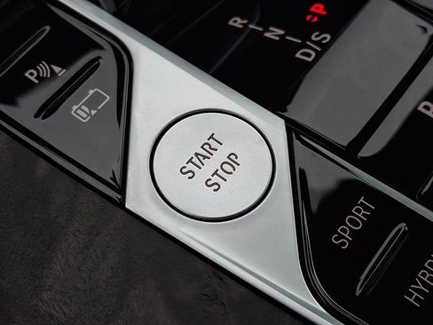 Certified 2025 BMW X5 xDrive50e w/ M Sport Package image 26