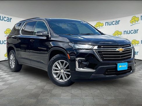 Used 2023 Chevrolet Traverse LT w/ Rear Camera Mirror Package AWD/4WD image 1