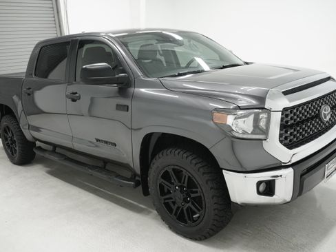 Used 2020 Toyota Tundra SR5 w/ SR5 Leather Package AWD/4WD image 3