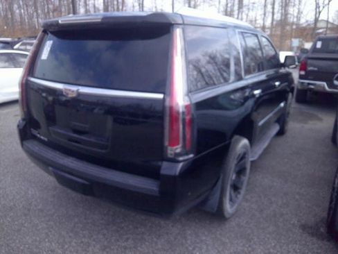 Used 2020 Cadillac Escalade Luxury AWD/4WD image 3