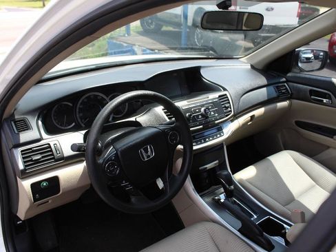Used 2015 Honda Accord LX image 11