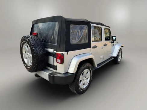 Used 2012 Jeep Wrangler Unlimited Sahara w/ Dual Top Group AWD/4WD image 3