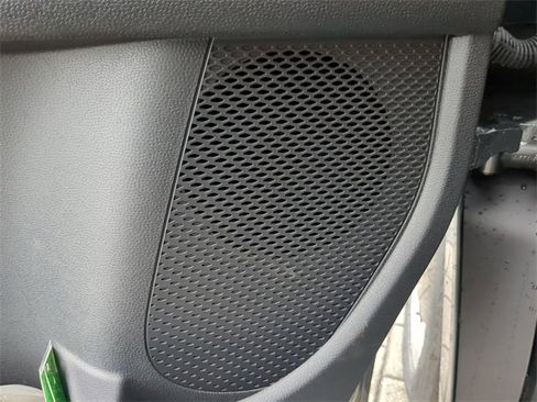 New 2025 Volkswagen ID. Buzz Pro S Plus image 18