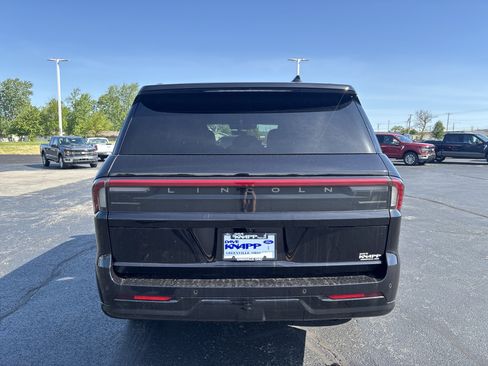 New 2025 Lincoln Navigator Reserve w/ Jet Appearance Package AWD/4WD image 29