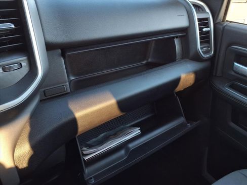 Used 2024 RAM 2500 Big Horn w/ Bed Utility Group image 18