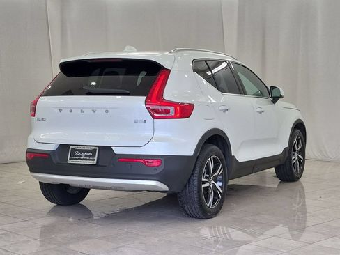Used 2025 Volvo XC40 B5 Core AWD/4WD image 9