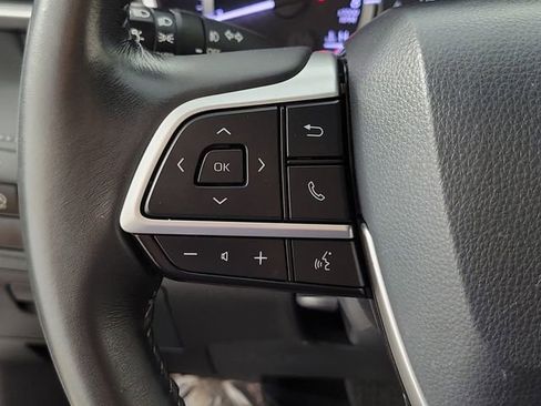 Used 2024 Toyota Highlander XSE FWD image 26