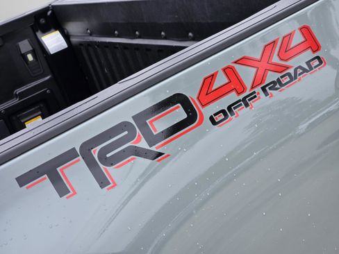 Used 2023 Toyota Tacoma TRD Off-Road w/ Technology Package AWD/4WD image 40