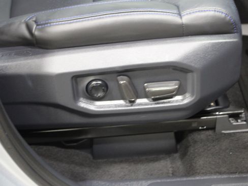 Used 2025 Toyota Sequoia Platinum AWD/4WD image 31