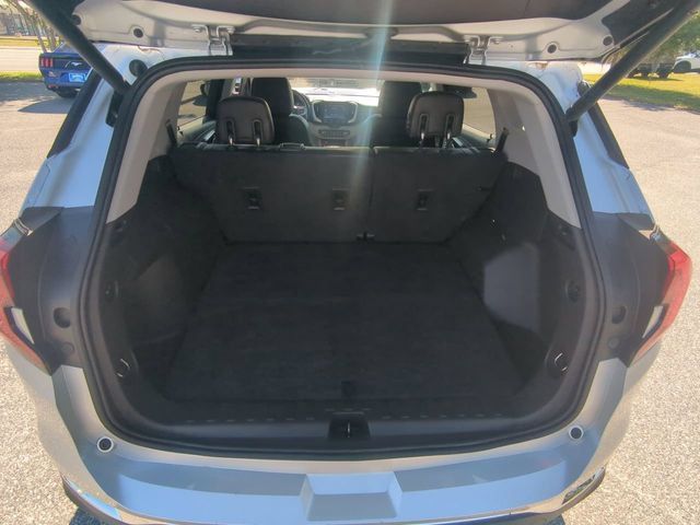Used 2020 GMC Terrain SLT w/ Preferred Package FWD image 14