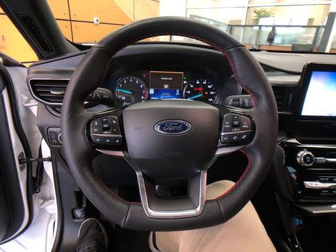 Used 2024 Ford Explorer ST-Line w/ Class IV Trailer Tow Package AWD/4WD image 10