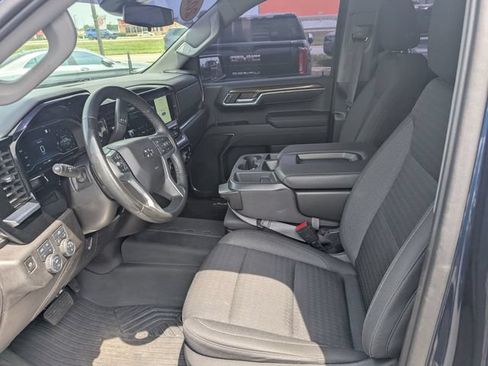 Used 2023 Chevrolet Silverado 1500 RST AWD/4WD image 15