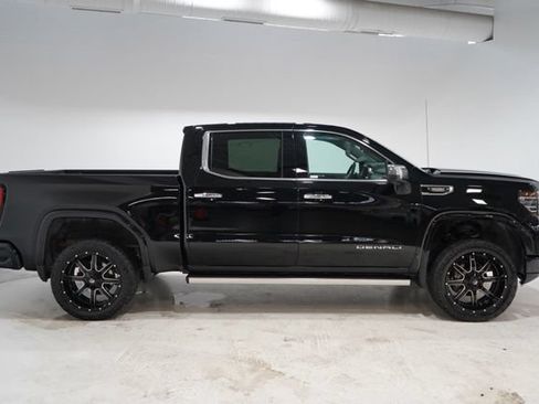 Used 2025 GMC Sierra 1500 Denali w/ Denali Reserve Package AWD/4WD image 8