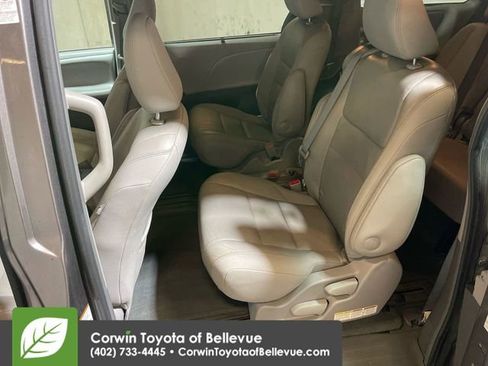 Used 2015 Toyota Sienna XLE image 22