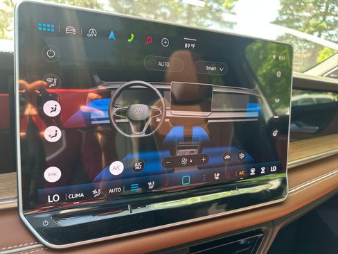 New 2026 Volkswagen Tiguan SEL R-Line AWD/4WD image 16