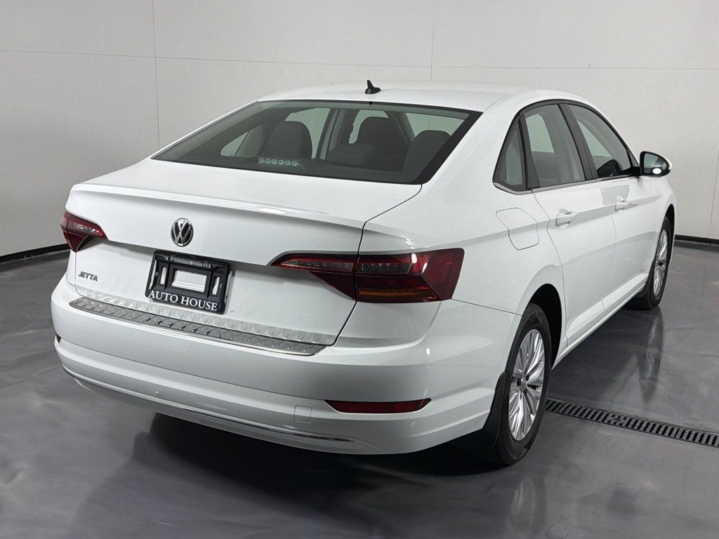 Used 2019 Volkswagen Jetta SE FWD image 5