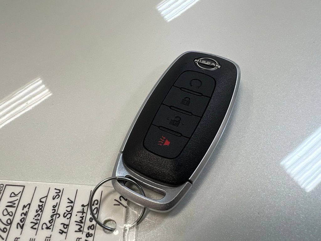 Used 2023 Nissan Rogue SV AWD/4WD image 33