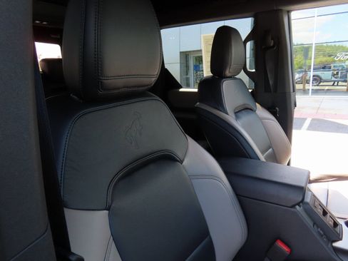 Used 2022 Ford Bronco Wildtrak image 35