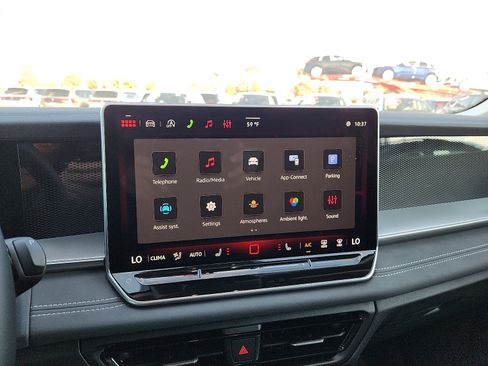 New 2026 Volkswagen Tiguan SE FWD image 19