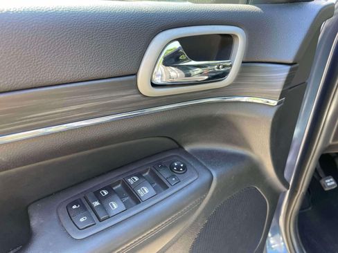 Used 2021 Jeep Grand Cherokee Limited AWD/4WD image 17