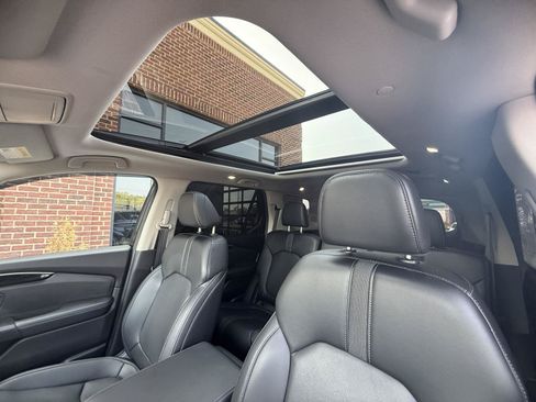Used 2024 Honda Pilot Touring image 21