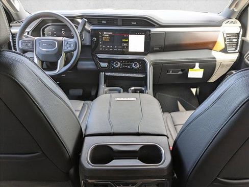 New 2026 GMC Sierra 2500 Denali w/ Denali Reserve Package image 16