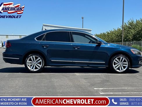 Used 2018 Volkswagen Passat 3.6 SEL Premium FWD image 3
