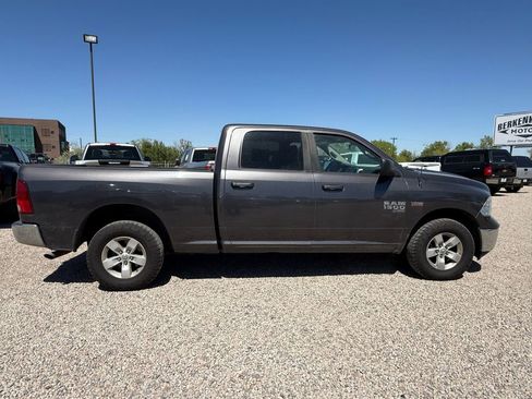 Used 2019 RAM 1500 Classic SLT AWD/4WD image 12