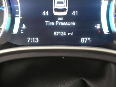 Used 2023 Chrysler Pacifica Touring-L FWD image 25