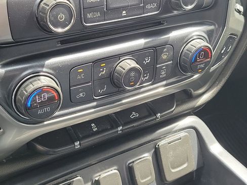 Used 2018 Chevrolet Silverado 1500 LTZ w/ Sport Package AWD/4WD image 33