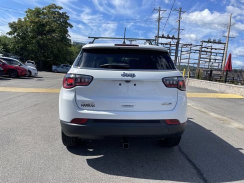 Used 2022 Jeep Compass Latitude AWD/4WD image 4