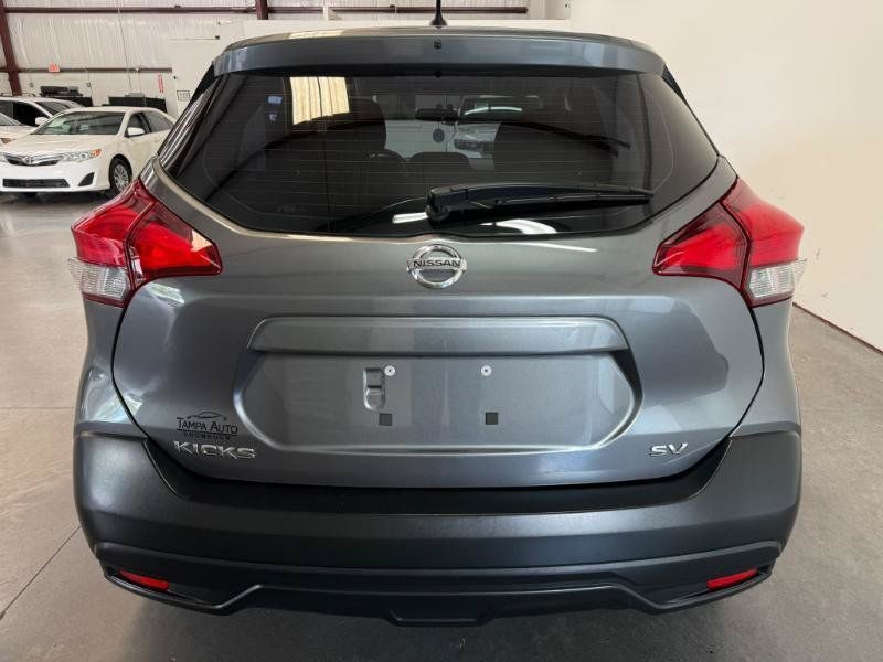 Used 2019 Nissan Kicks SR FWD image 9